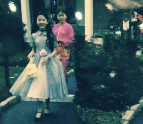 看了刘亦菲童年万圣节照片, 仙童落凡尘, 难怪金庸指定她演小龙女