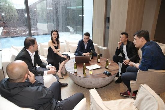 7.时尚酒会嘉宾云集