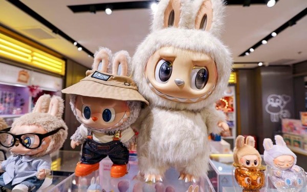 ▲如今，潮玩拉布布是泡泡玛特的顶流。图/IC photo