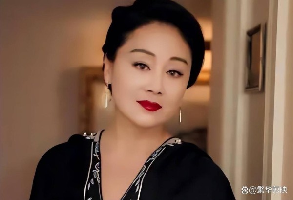 王姬：华彩人生，戏骨风华——一位跨越国界与时代的演艺传奇