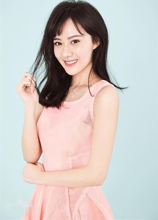 19岁被明道选中，刚出道就演女一号，近日因一个角色火遍全国！