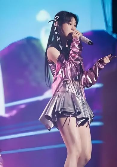 小沈阳女儿韩国出道引热议，资源争夺战，远比一场表演更耐人寻味
