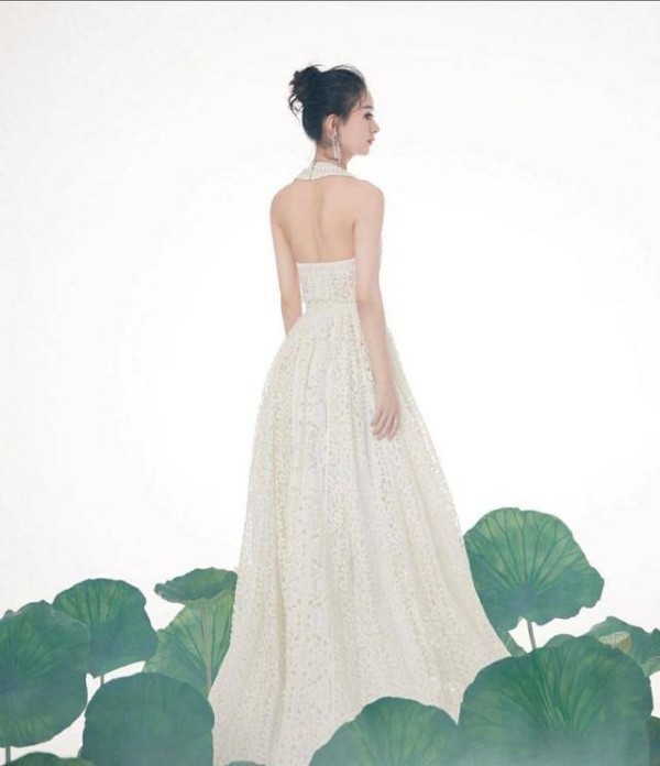 <a style='color:#f10404;' href='https://www.mingxing.cc/tags-502.html ' target='_blank'>赵丽颖</a>清丽雅致尽现<strong></p> <p><a style='color:#f10404;' href='https://www.mingxing.cc/tags-502.html ' target='_blank'>赵丽颖</a></strong>，清新淡雅高贵脱俗 ，已经开启极致必然红
