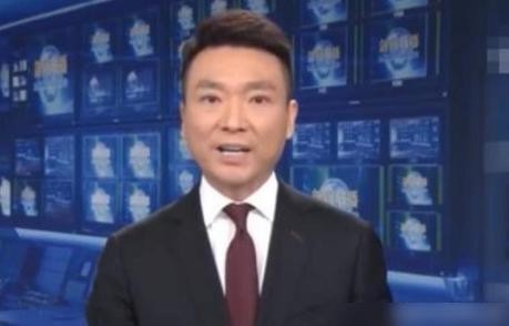 康辉21岁面试照火爆全网，五官精致风度翩翩，网友直呼丁克太可惜