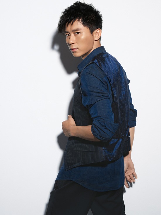 李晨倾情演绎《奋斗》 完美诠释励志偶像