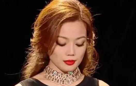 (娱乐圈有多脏真实案例)女星真实照片曝光令人匪夷所思