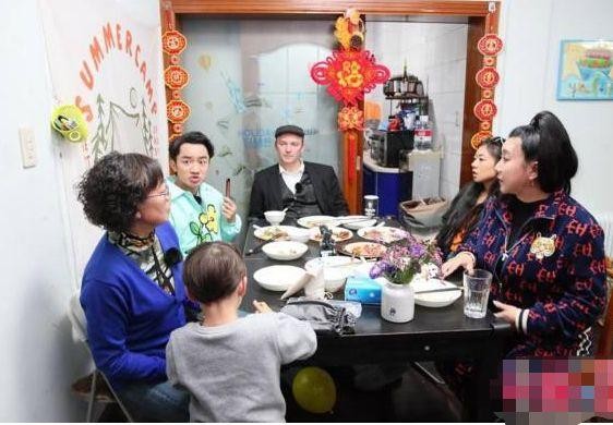 ​继《中餐厅3》后，杨紫王俊凯再同框新综艺，也是和美食有关
