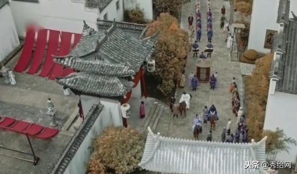 《知否知否应是绿肥红瘦》新剧热播，赵丽颖好看，北宋装修更美