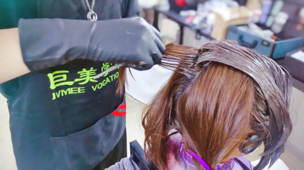成都理发师培训学校有哪些