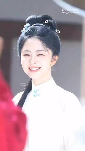 笑容点亮世界啦 笑容最治愈的女孩 兰香如故