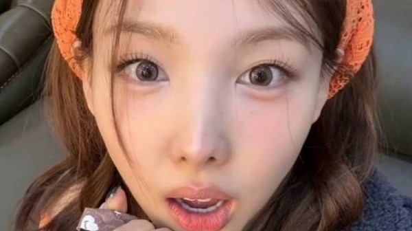 twice成员林娜琏捐赠500万韩元救助了一名中国游客,是人美心善的妹宝啊