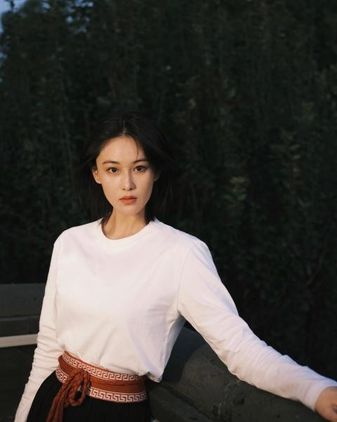 张馨予的经纪人丨从争议女星到“自律标杆”