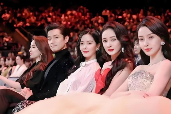 赵丽颖杨幂Angelababy生图对决！85花颜值天花板究竟