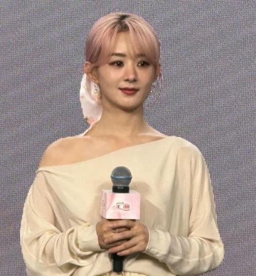 赵丽颖无滤镜生图引热议，真实美丽让人惊叹