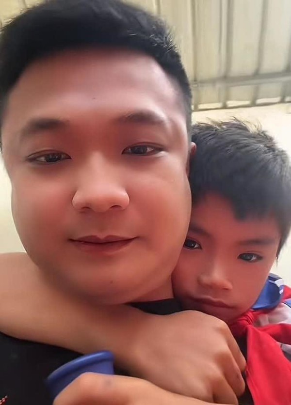 亮哥一家直播首秀，百万网友围观，发生了什么？