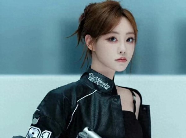 女星秒删微博引热议，节目组安排遭质疑，背后公司操作成谜
