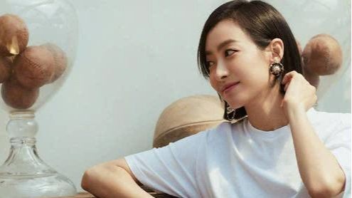 宋茜当众180度劈叉，谁注意到杨超越说了什么？网友：情商堪忧啊