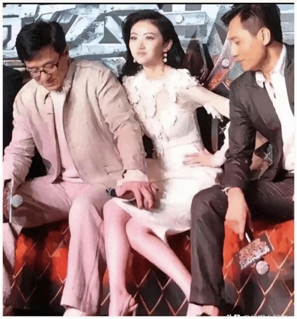 景甜地摊式代言太寒酸！对比杨颖澳门店，明星身价暴跌实锤