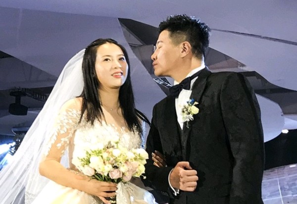 前国脚李金羽大婚 婚礼现场富丽堂皇曾与两位女明星传绯闻