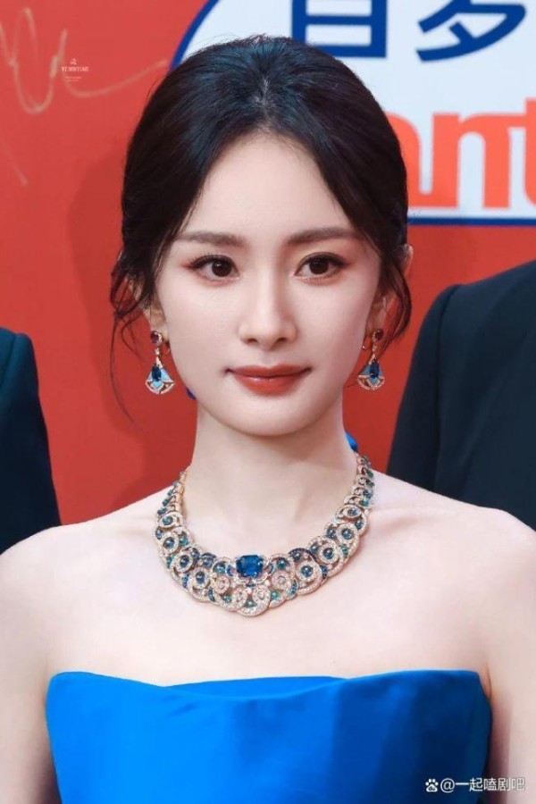 杨幂：能和刘德华一起走红毯了 红毯造型大赏