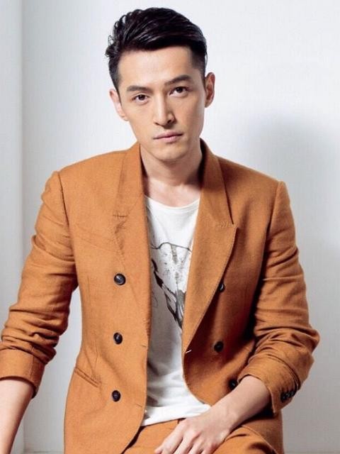 胡歌帅照，图5是我的壁纸，最后1张引得6000万粉丝为之倾倒！