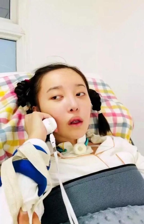 女演员因病成植物人后奇迹苏醒 目前仍处于康复期