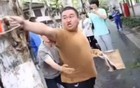 一男子高声怒骂馆长是“台独”狗