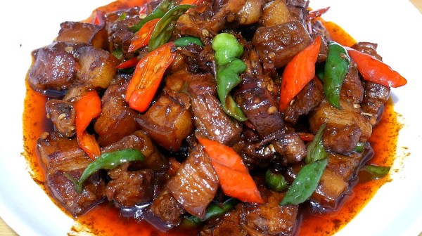 妈妈教我红烧肉这样做，色泽诱人口感好，一口一坨真过瘾