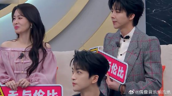 张碧晨刘宇宁化身狂热粉 在线喊话偶像周杰伦：快来上天赐！