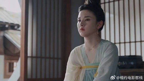 女孩身边的捉妖师，竟是当年救她的小男孩