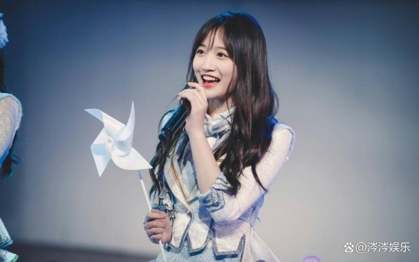 SNH48 费沁源退团：偶像背后的压力与抉择