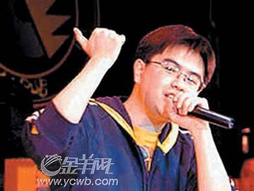 组图：网络歌星闪亮登场 集体“破网”出唱片