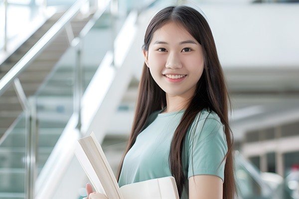 要成为明星经纪人，大学读什么专业