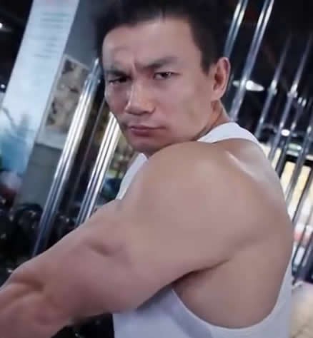 肩部训练三角肌基础健身动作详解哑铃侧平举