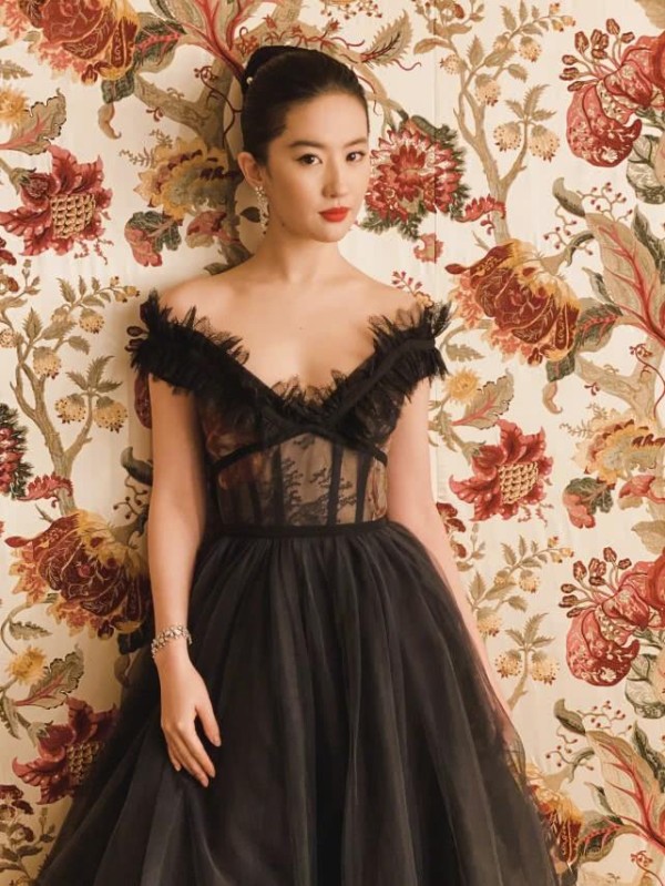 《花木兰》全球撤档，刘亦菲已经多长时间没有新作品开播了？