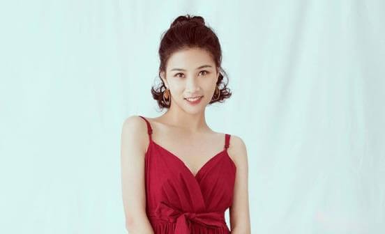 贺熙遥个人资料 原名贺莎出道首部作品拿下女一来头不小 第4张