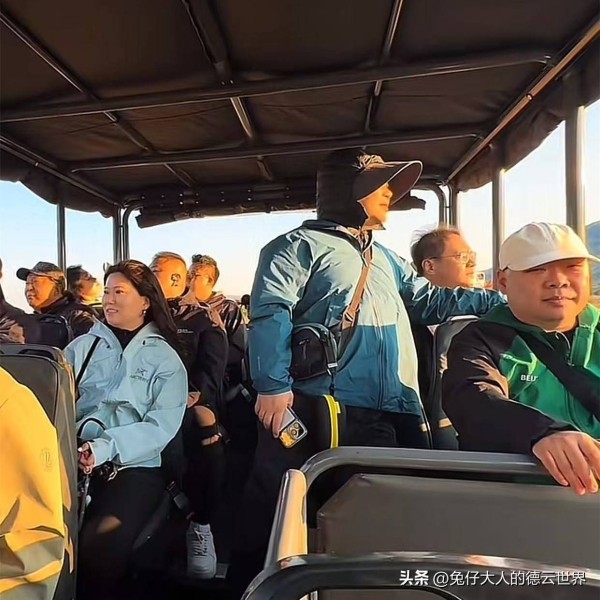 德云社演员游大草原，评论区一边倒，实至名归，德云社当之无愧