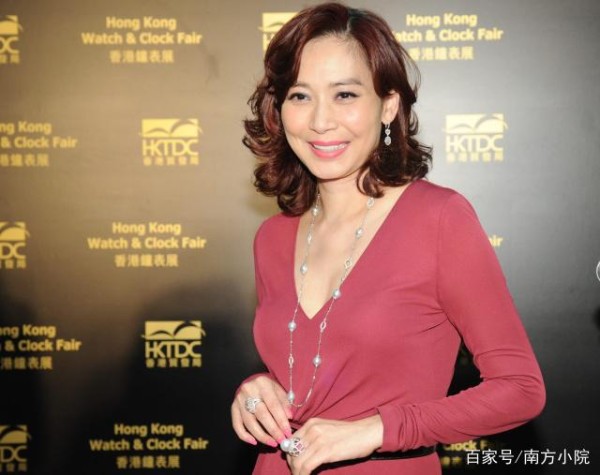 邝美云的经典歌曲，堆积情感太用情美人依旧，实在经典好听