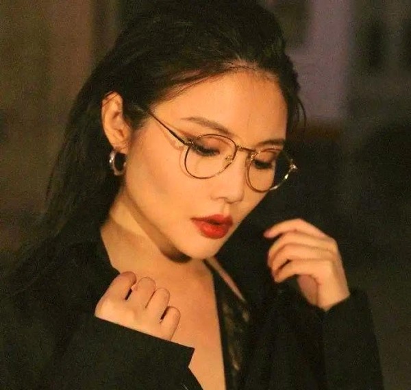 徐冬冬与椰树椰汁：明星与品牌的共生共赢