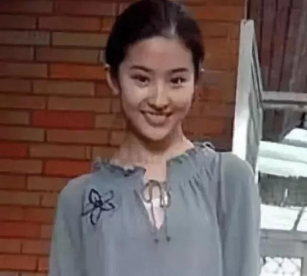 明星未成名之前的照片，不说名字的话，你能认出几个来？