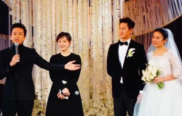 对经纪人很好的四个明星：赵丽颖叫他斌爸爸，他直接以身相许