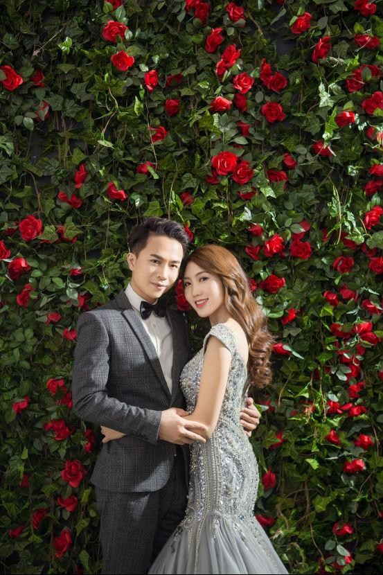 歌手模特联姻再添大军，欢子高甜婚纱照曝光