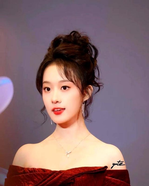 短剧女演员热度大揭秘：王格格马秋元跌出前五，谁能登顶？