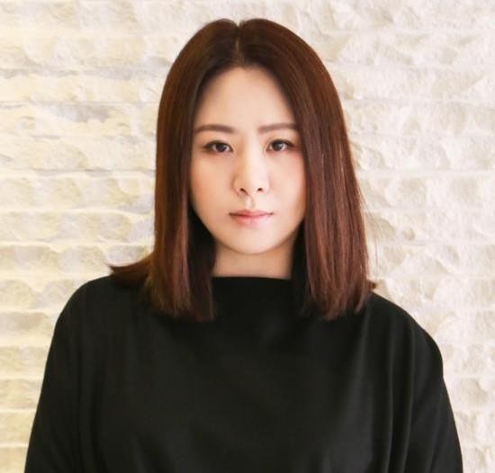 娱乐圈中那些比明星本人更美的经纪人，胡歌出道13年只跟她签约！