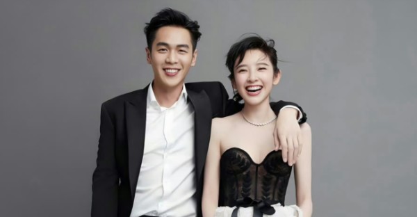 网友英国伦敦偶遇唐艺昕张若昀带娃逛街 明星家庭幸福日常