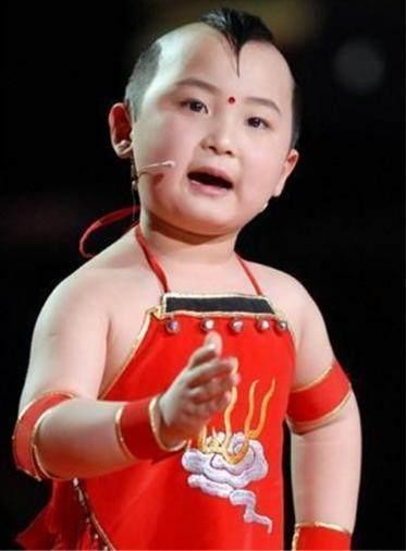 为养家被“累死”的3位明星，最小的才9岁，她拍戏三天只睡半小时