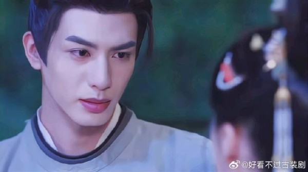 如此深邃迷人的眼眸!听不见说什么~只想亲 迷倒我啦