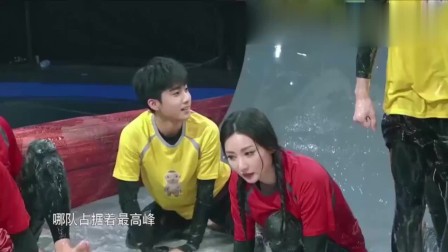 王牌对王牌:沈腾一连被贾玲砸两次,沈腾的表情太可怜了,贾玲:我是故意的