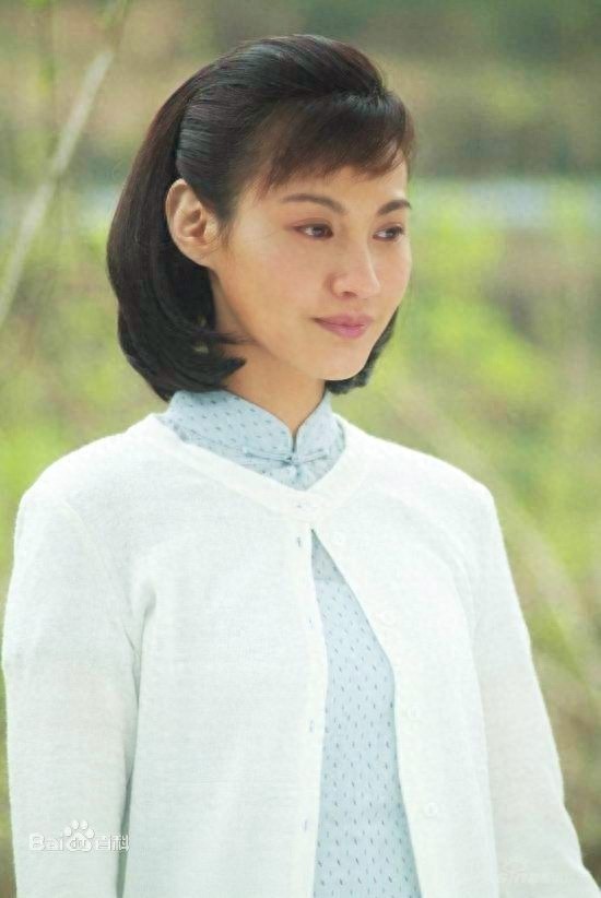 他们初出道时人气旺盛，可后来却一直徘徊演艺圈三四线，非常遗憾