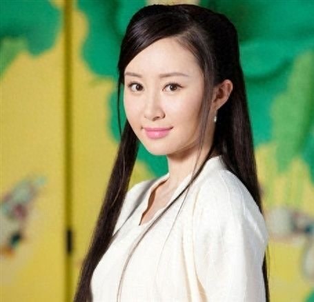 他们初出道时人气旺盛，可后来却一直徘徊演艺圈三四线，非常遗憾